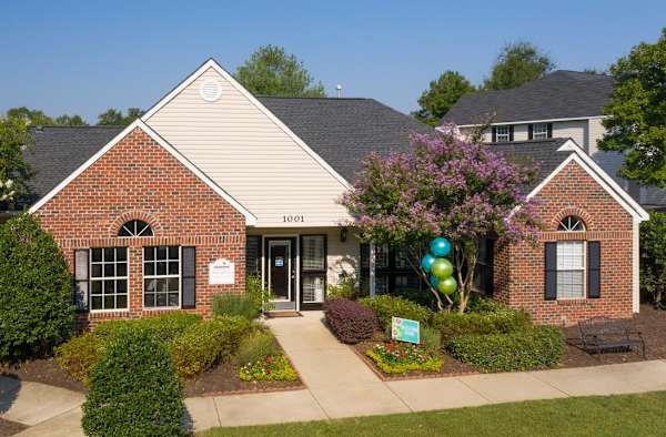 Beachwood Park Apartments and Townhomes property